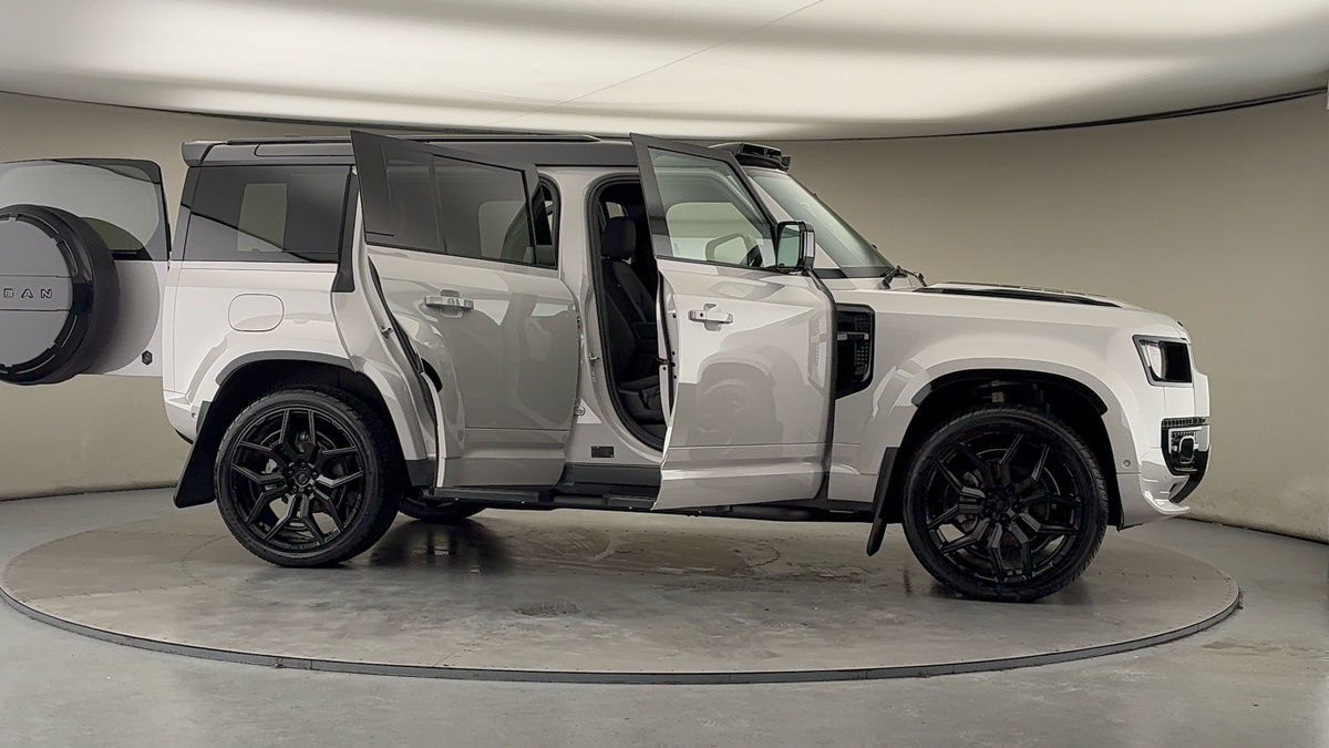 Used Land Rover Defender 2025 for sale - 77632335: Photo 62