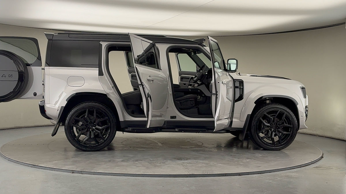 Used Land Rover Defender 2025 for sale - 77632335: Photo 63