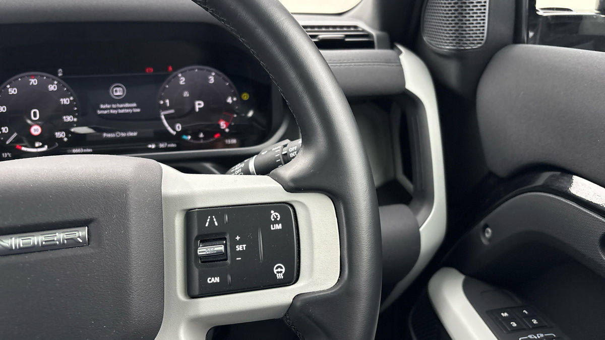 Used Land Rover Defender 110 2022 for sale - 76740960: Photo 14