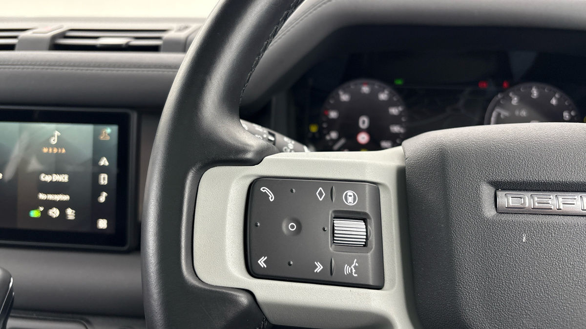 Used Land Rover Defender 2024 for sale - 77953693: Photo 13
