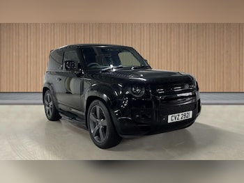 Used Land Rover Defender 90 2023 for sale - 78920271: Photo