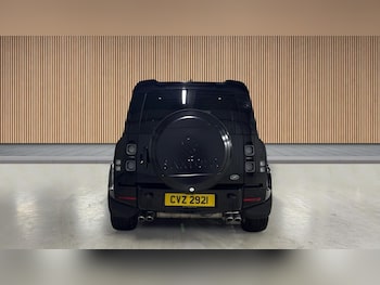 Used Land Rover Defender 90 2023 for sale - 78920271: Photo