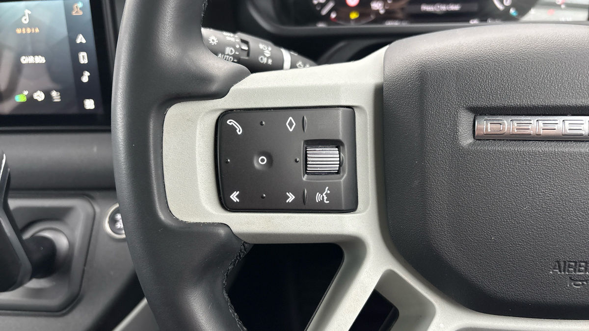 Used Land Rover Defender 110 2023 for sale - 77201058: Photo 13