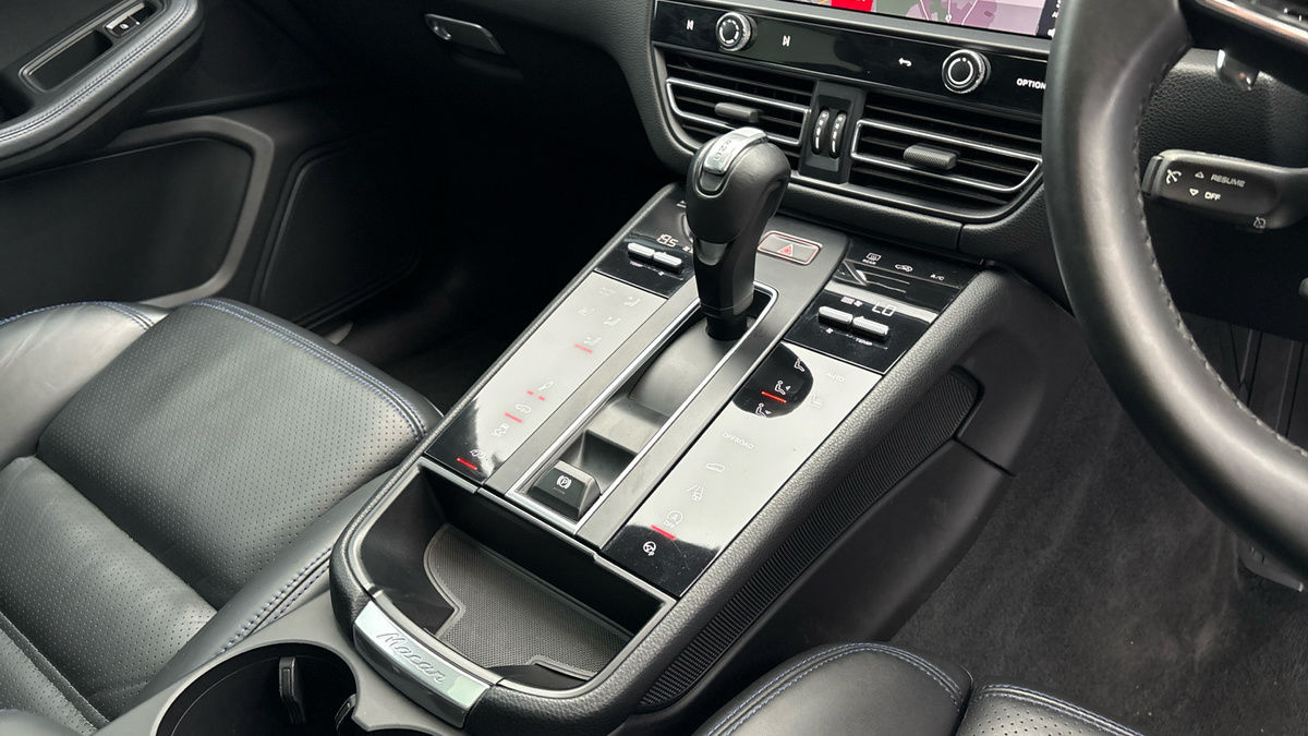 Used Porsche Macan 2022 for sale - 76198001: Photo 18