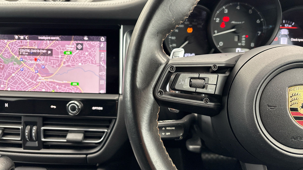 Used Porsche Macan 2023 for sale - 75729954: Photo 13