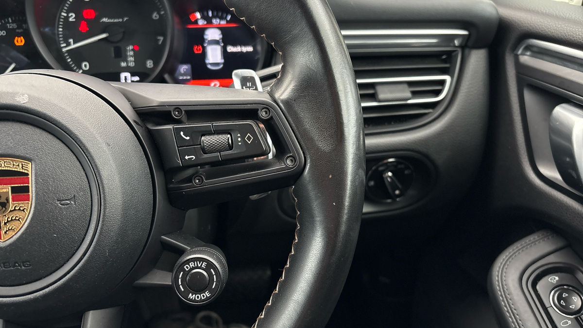 Used Porsche Macan 2023 for sale - 75729954: Photo 14