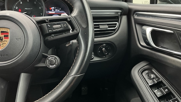 Used Porsche Macan 2023 for sale - 75729954: Photo 14