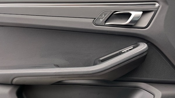 Used Porsche Macan 2023 for sale - 75729954: Photo 19
