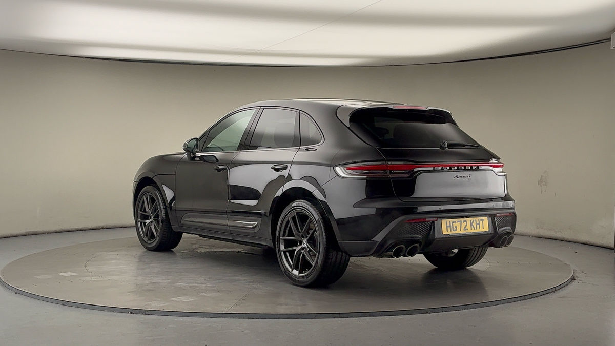 Used Porsche Macan 2023 for sale - 75729954: Photo 2