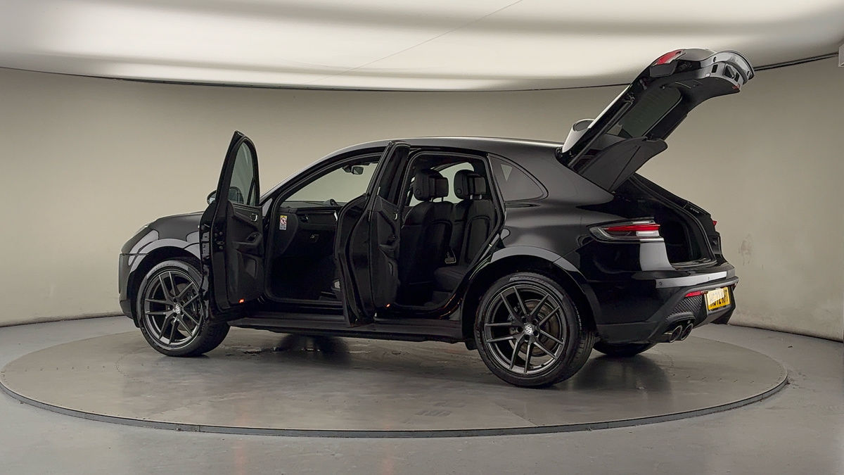 Used Porsche Macan 2023 for sale - 75729954: Photo 46