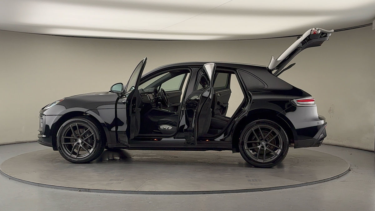 Used Porsche Macan 2023 for sale - 75729954: Photo 47