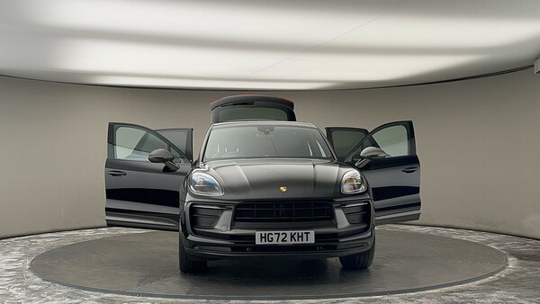 Used Porsche Macan 2023 for sale - 75729954: Photo 53