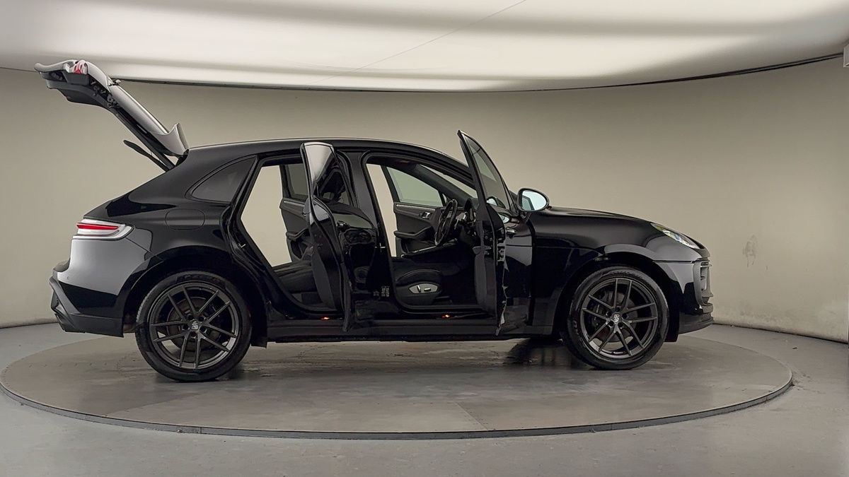Used Porsche Macan 2023 for sale - 75729954: Photo 57