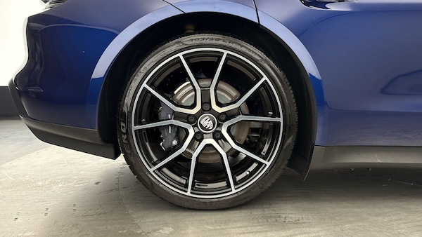 Used Porsche Taycan 2023 for sale - 75704599: Photo 10