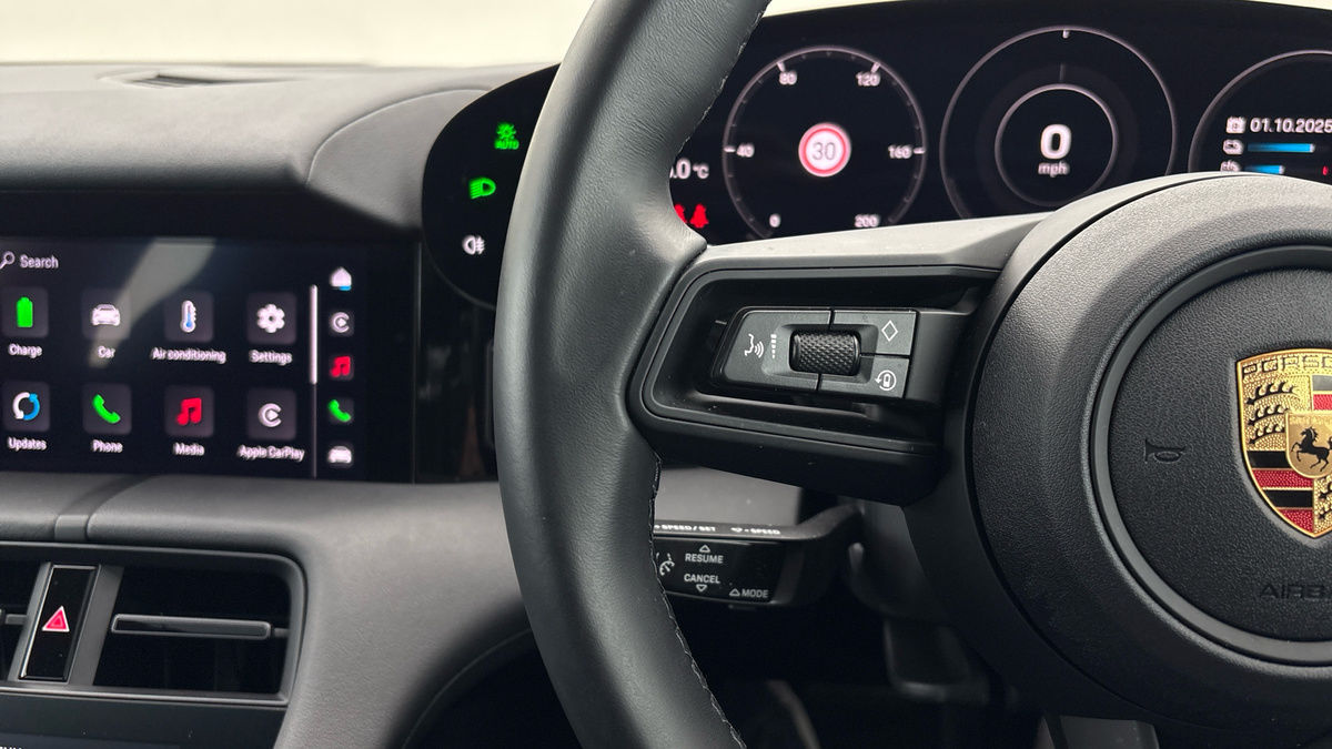 Used Porsche Taycan 2023 for sale - 75704599: Photo 13