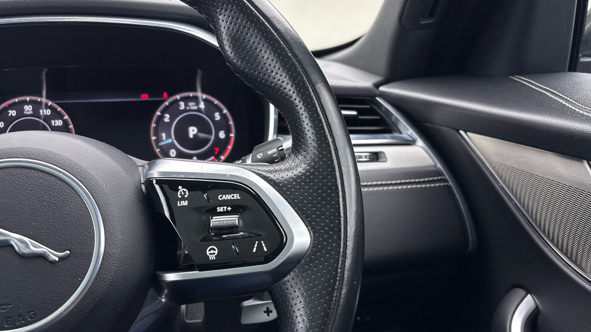 Used Jaguar F-Pace 2021 for sale - 77342436: Photo 27