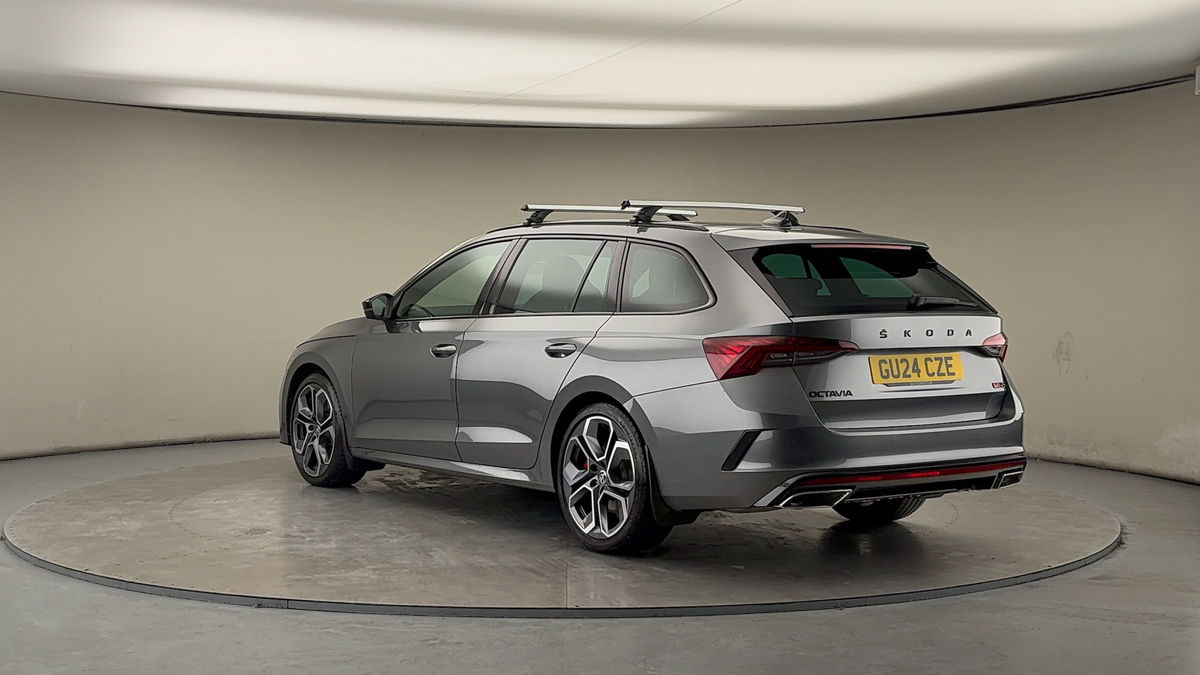 Used Skoda Octavia 2024 for sale - 77264177: Photo 2
