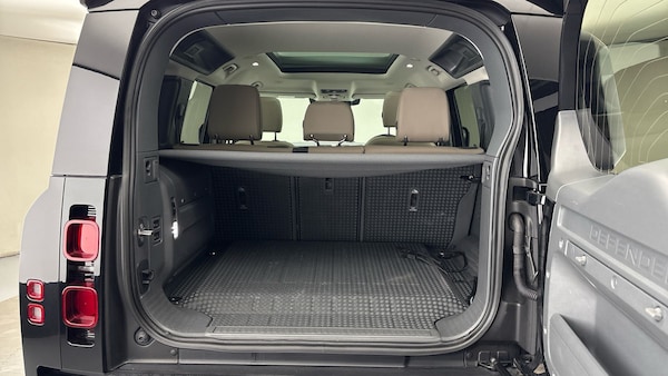 Used Land Rover Defender 110 2023 for sale - 76280837: Photo 11