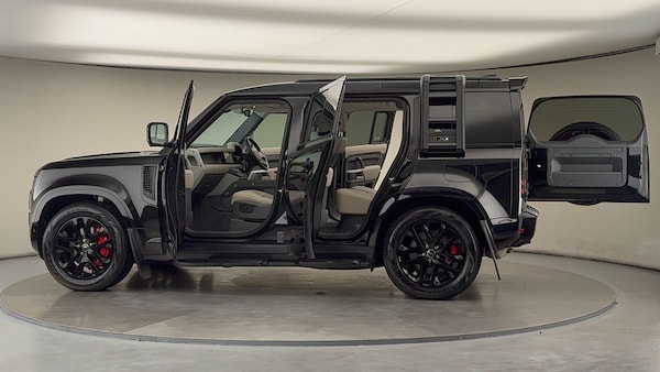 Used Land Rover Defender 110 2023 for sale - 76280837: Photo 48