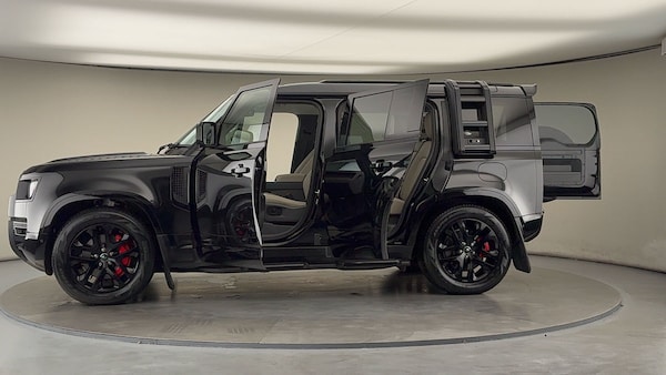 Used Land Rover Defender 110 2023 for sale - 76280837: Photo 49