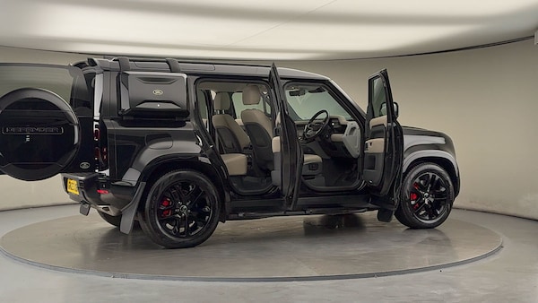Used Land Rover Defender 110 2023 for sale - 76280837: Photo 59