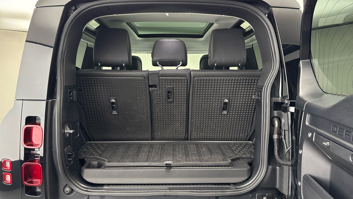 Used Land Rover Defender 2024 for sale - 77880799: Photo 11