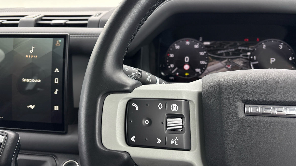 Used Land Rover Defender 2024 for sale - 77880799: Photo 13