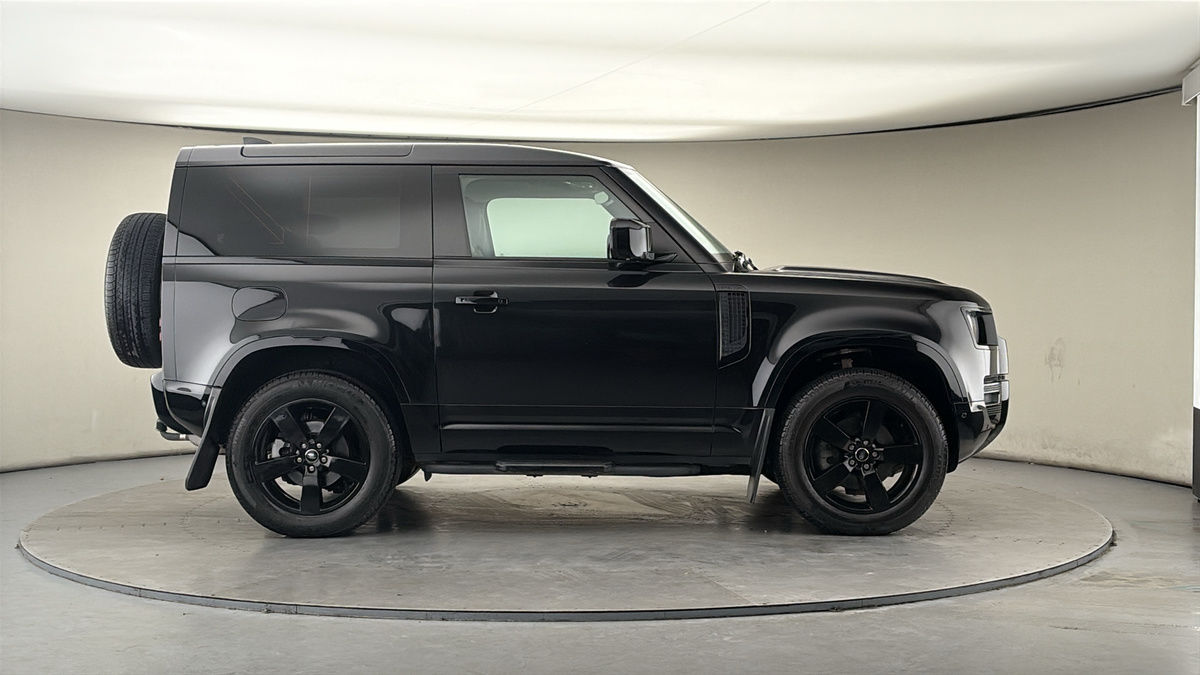 Used Land Rover Defender 2024 for sale - 77880799: Photo 16