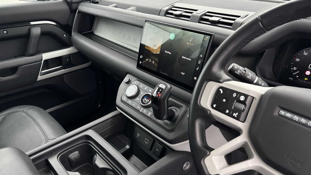 Used Land Rover Defender 2024 for sale - 77880799: Photo 18