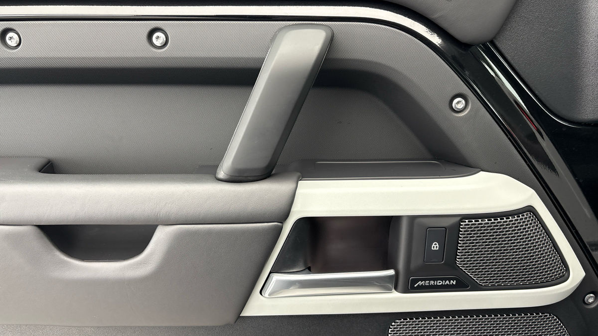 Used Land Rover Defender 2024 for sale - 77880799: Photo 19