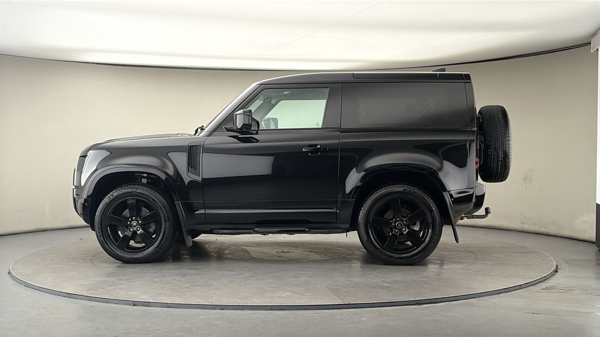 Used Land Rover Defender 2024 for sale - 77880799: Photo 27