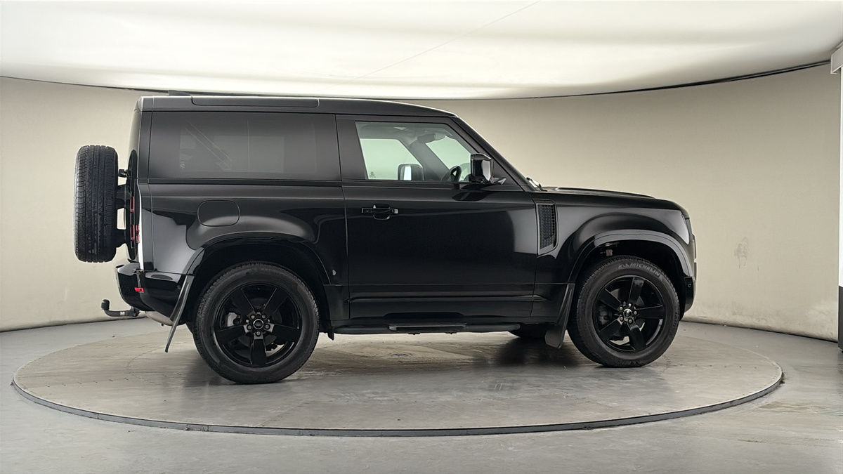 Used Land Rover Defender 2024 for sale - 77880799: Photo 37