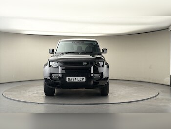Used Land Rover Defender 90 2024 for sale - 77880799: Photo