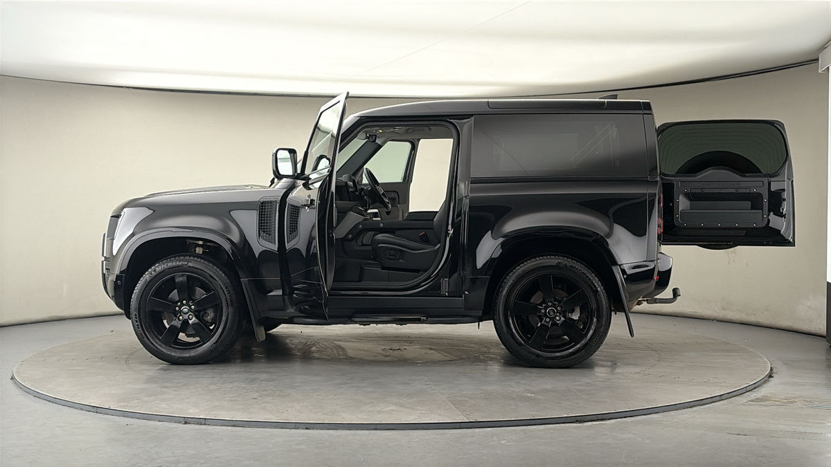 Used Land Rover Defender 2024 for sale - 77880799: Photo 46