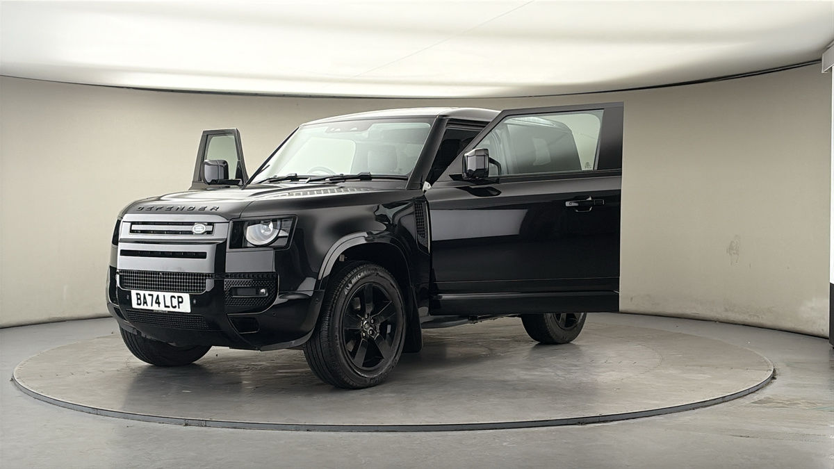 Used Land Rover Defender 2024 for sale - 77880799: Photo 49