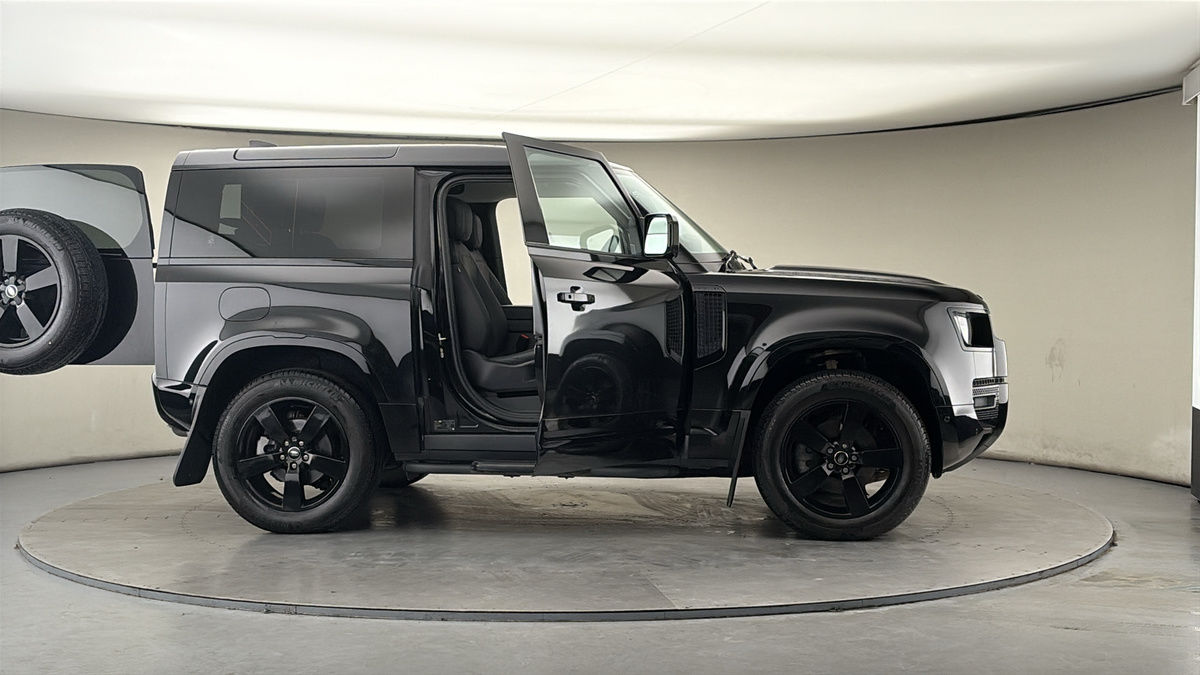 Used Land Rover Defender 2024 for sale - 77880799: Photo 55