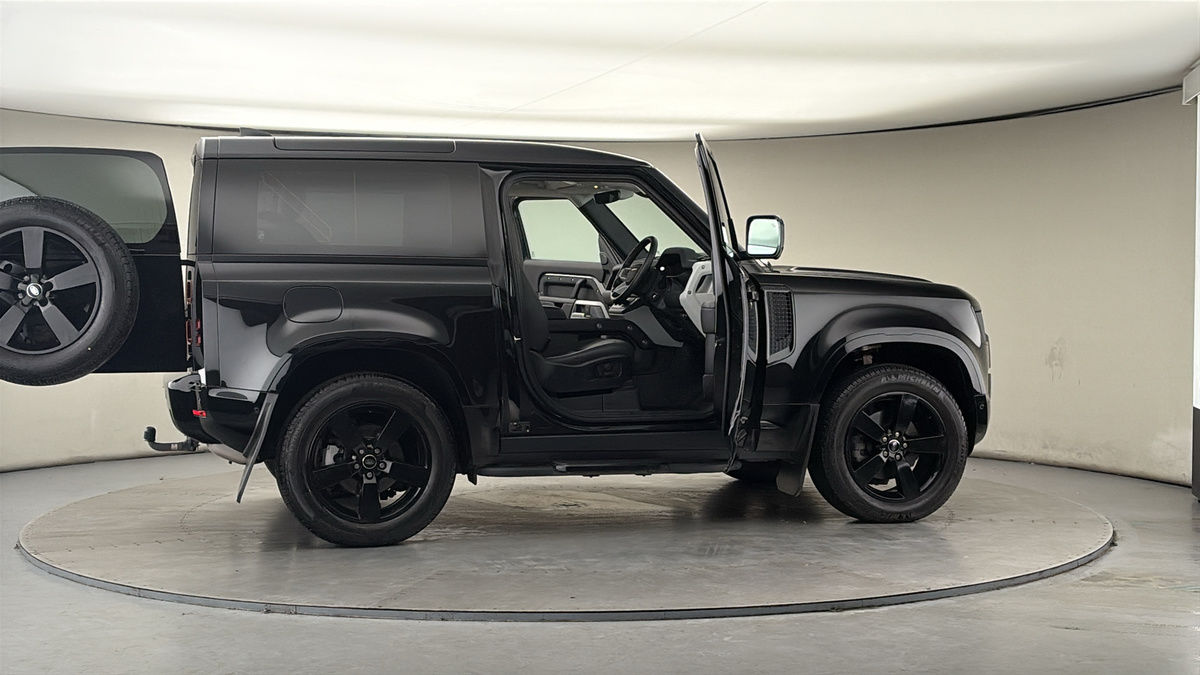 Used Land Rover Defender 2024 for sale - 77880799: Photo 56