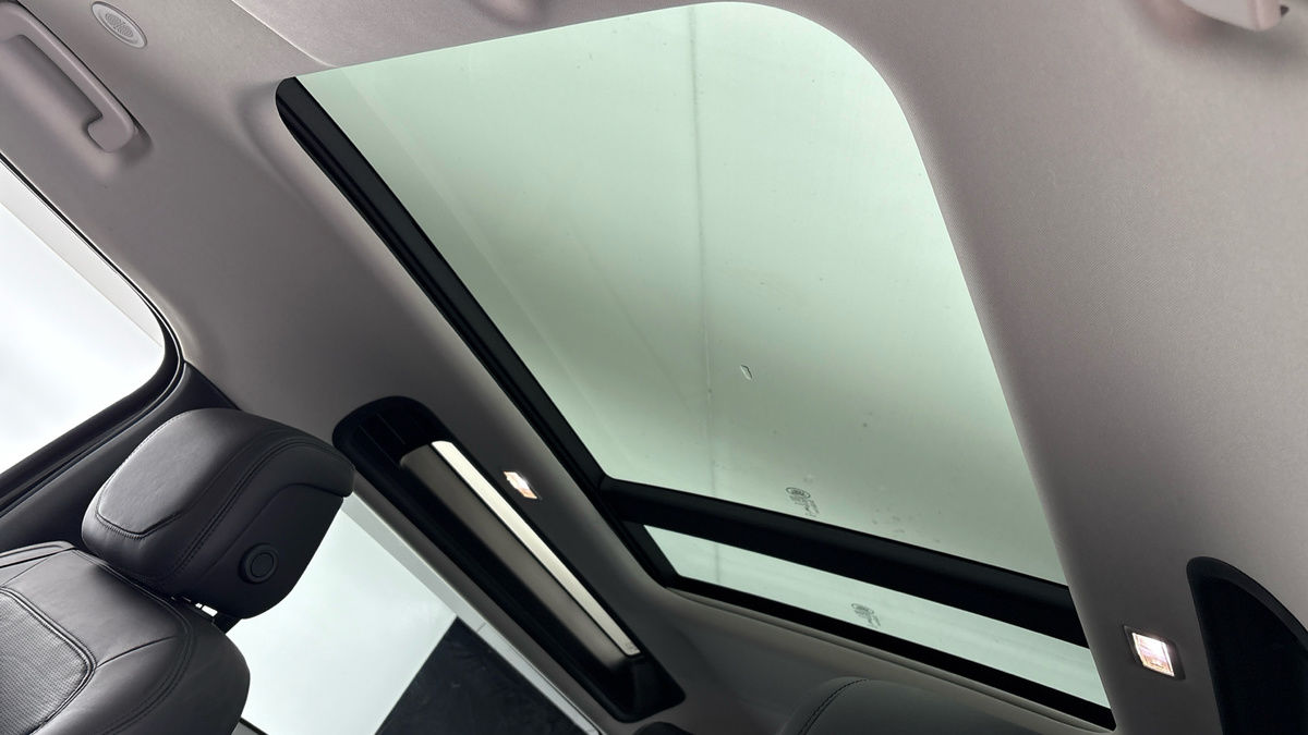 Used Land Rover Defender 2024 for sale - 77880799: Photo 6