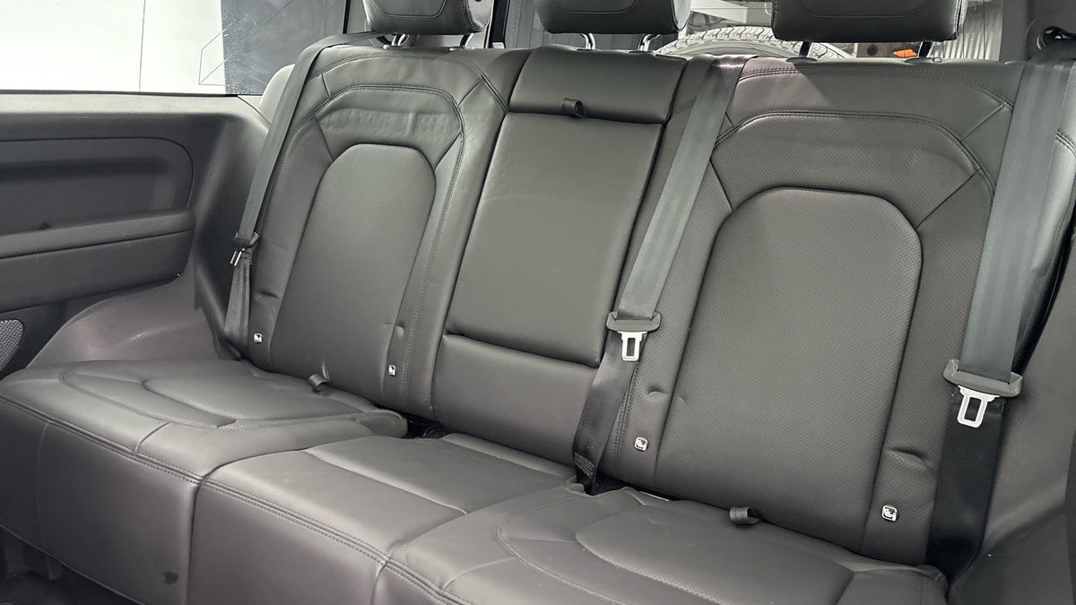 Used Land Rover Defender 2024 for sale - 77880799: Photo 8