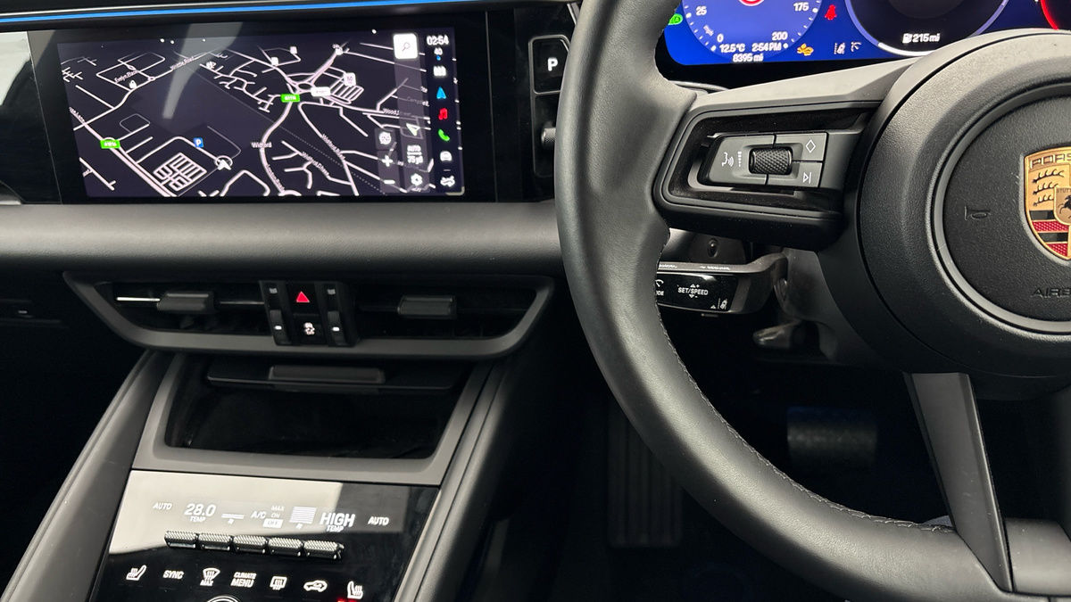 Used Porsche Macan 2024 for sale - 76536443: Photo 13