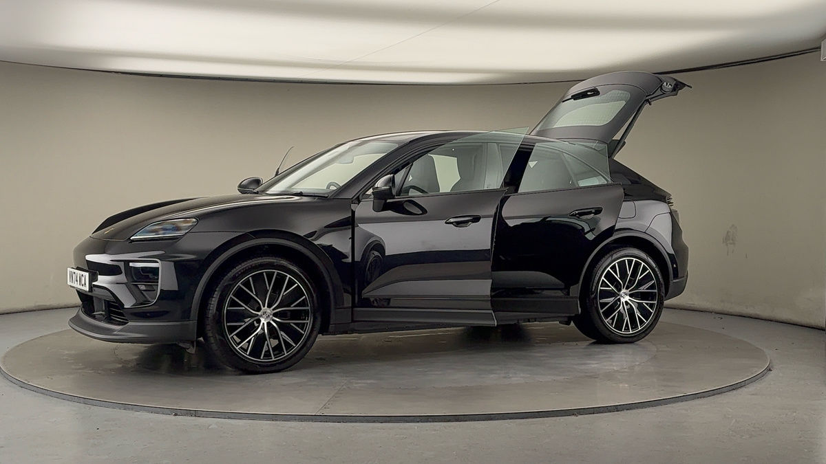 Used Porsche Macan 2024 for sale - 76536443: Photo 49