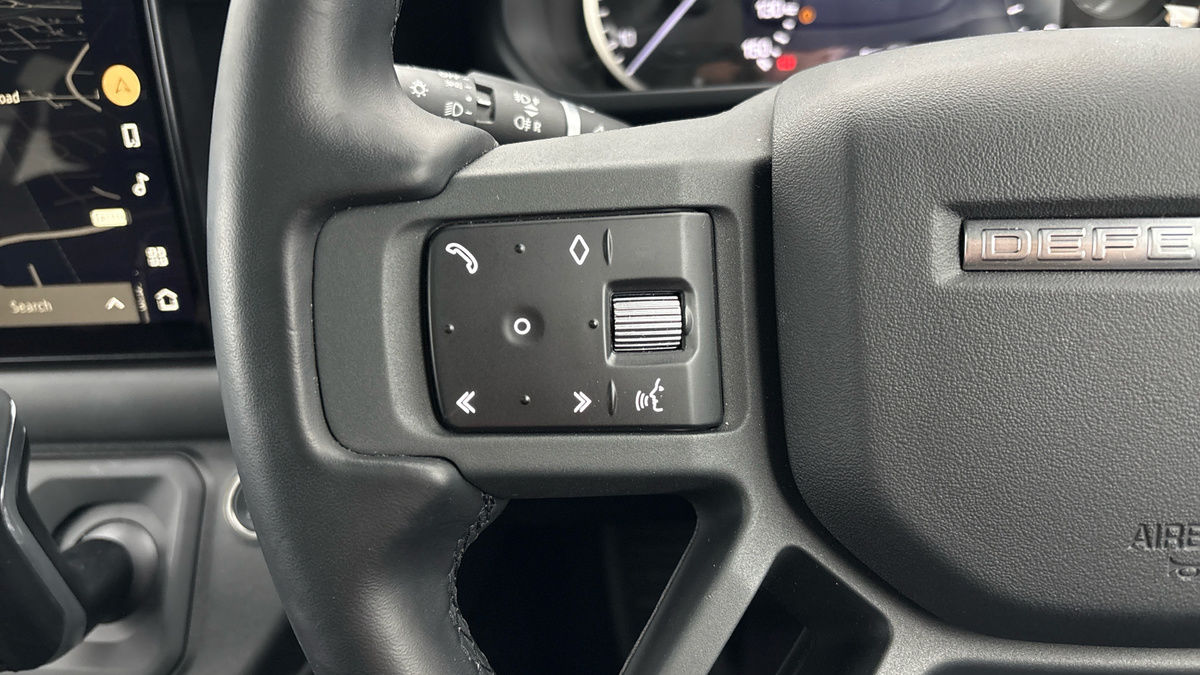 Used Land Rover Defender 2023 for sale - 78018072: Photo 13