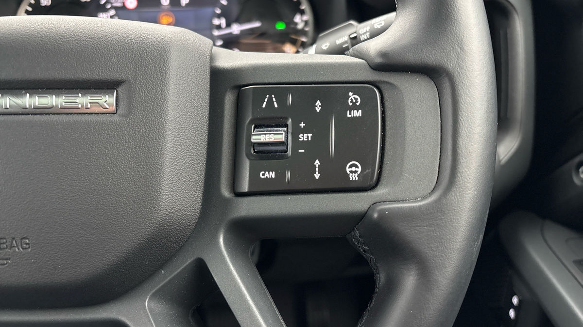 Used Land Rover Defender 2023 for sale - 78018072: Photo 14