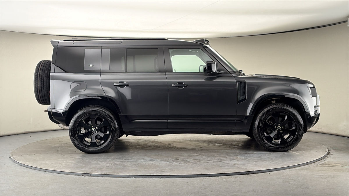 Used Land Rover Defender 2023 for sale - 78018072: Photo 16