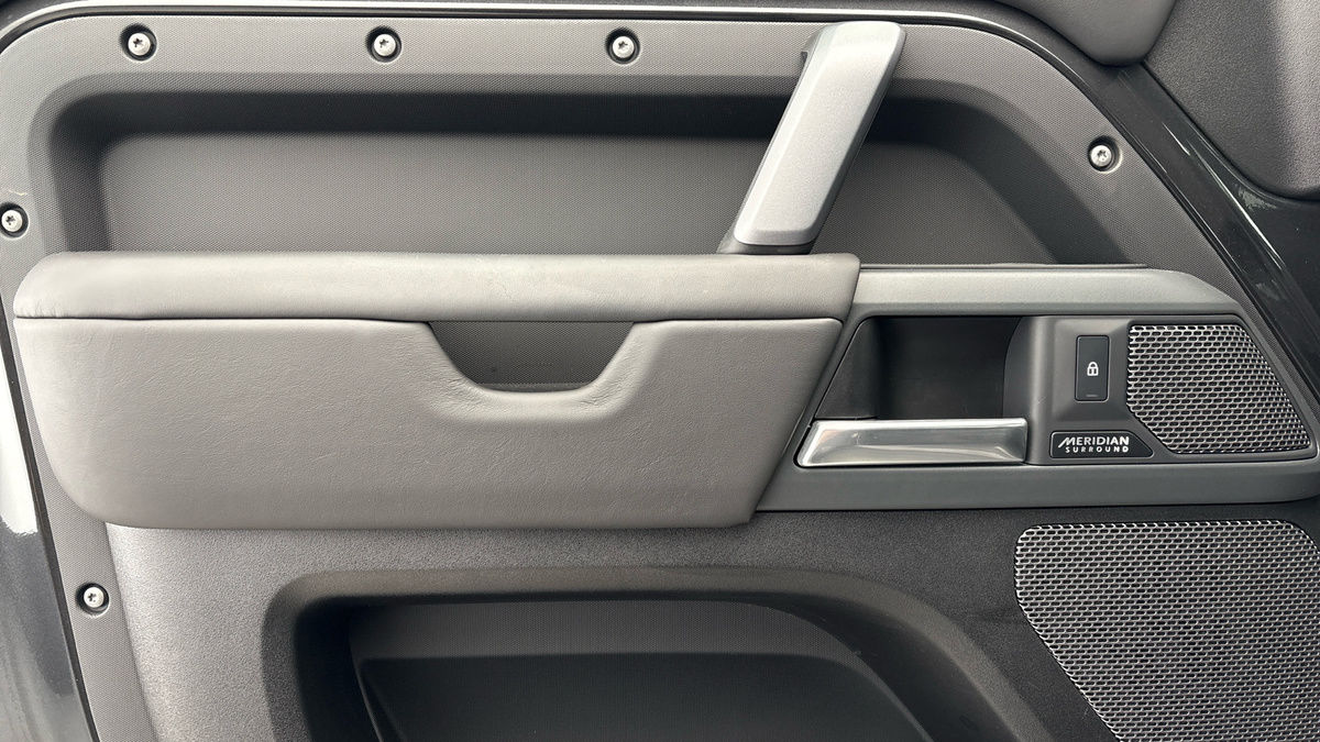 Used Land Rover Defender 2023 for sale - 78018072: Photo 19