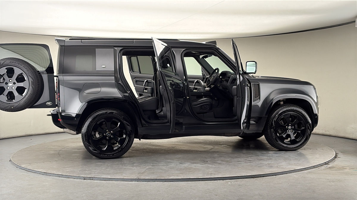 Used Land Rover Defender 2023 for sale - 78018072: Photo 59