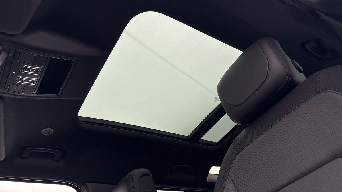 Used Land Rover Defender 2023 for sale - 78018072: Photo 6