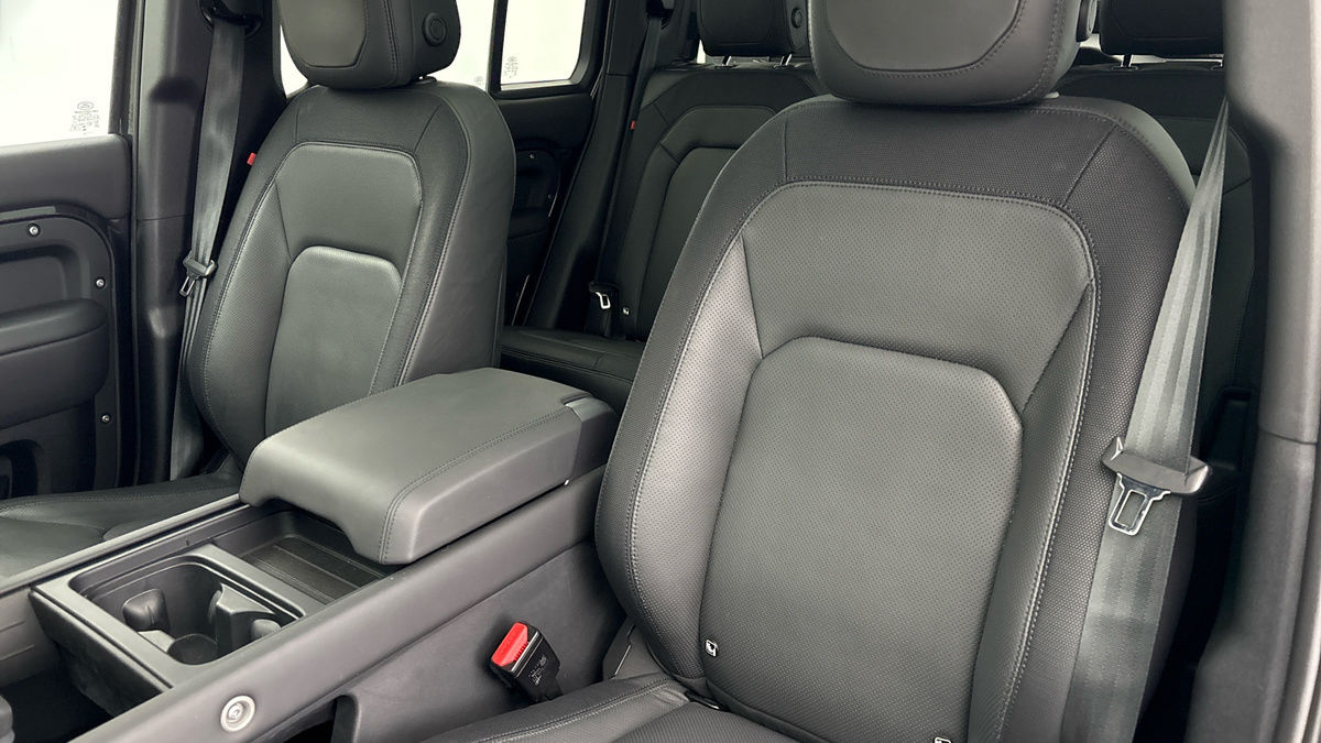 Used Land Rover Defender 2023 for sale - 78018072: Photo 7