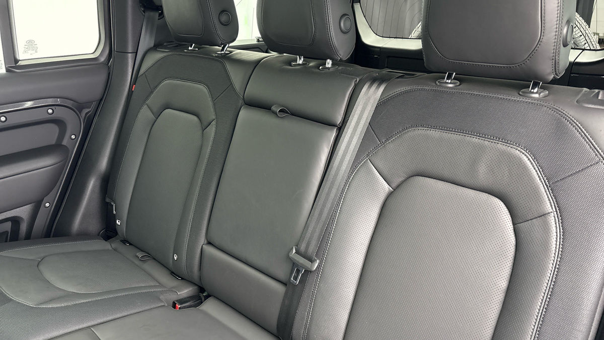 Used Land Rover Defender 2023 for sale - 78018072: Photo 8