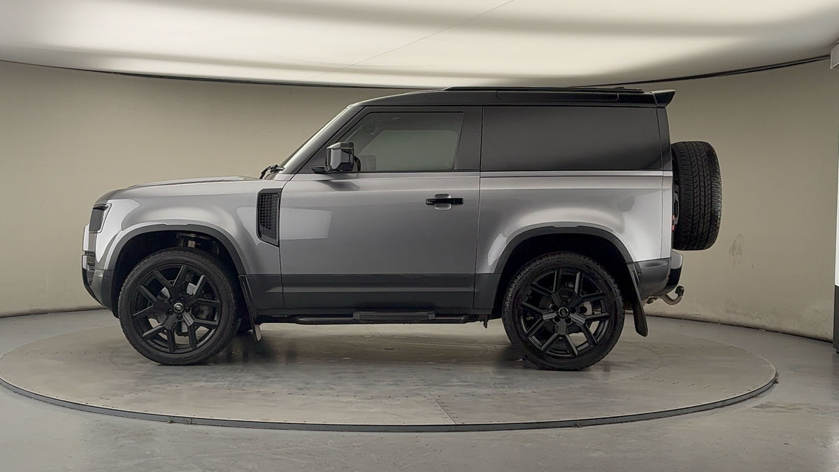 Used Land Rover Defender 90 2022 for sale - 77668187: Photo 15